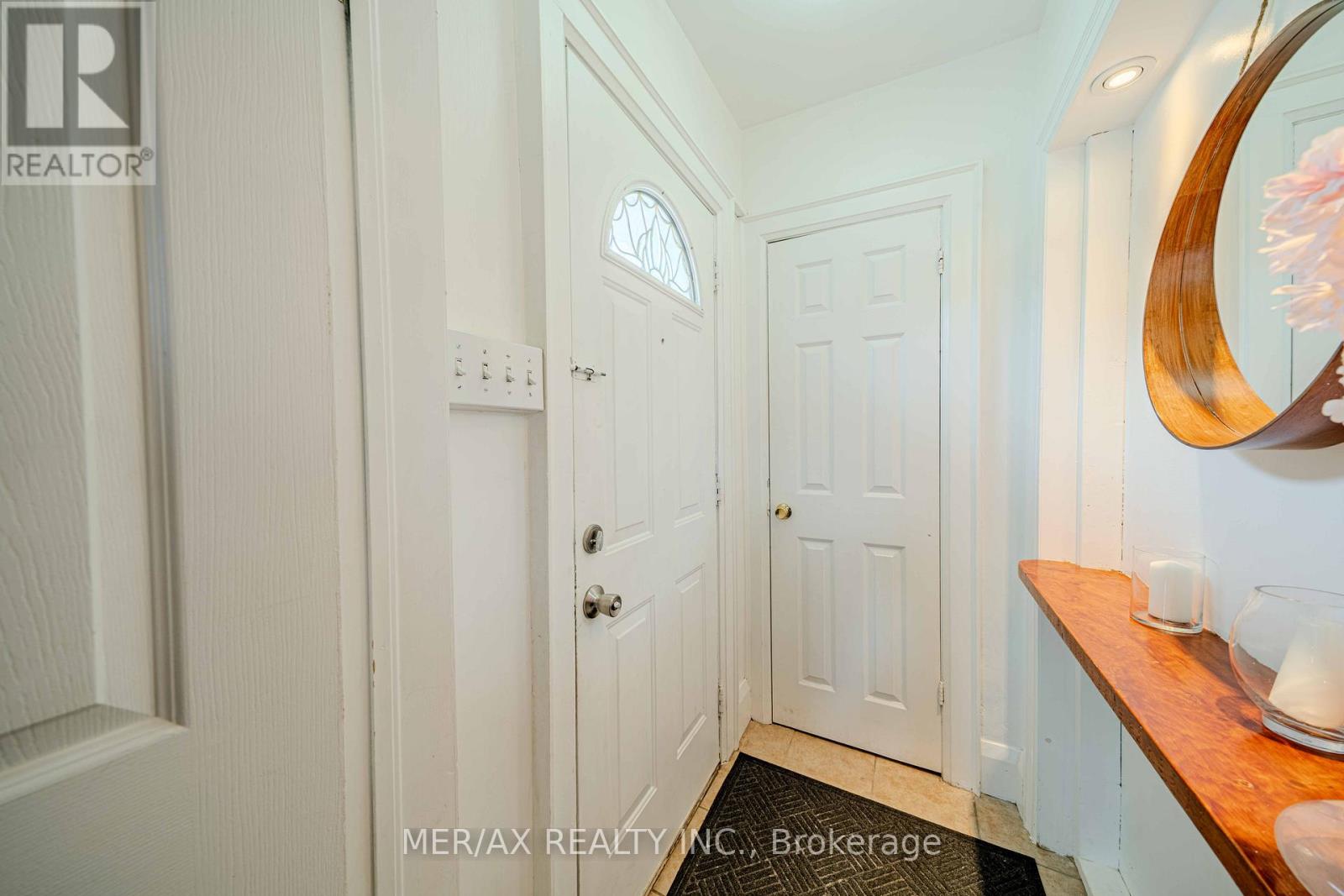 91 Steeles Avenue E, Toronto (Newtonbrook East), Ontario  M2M 3Y4 - Photo 4 - C12216073