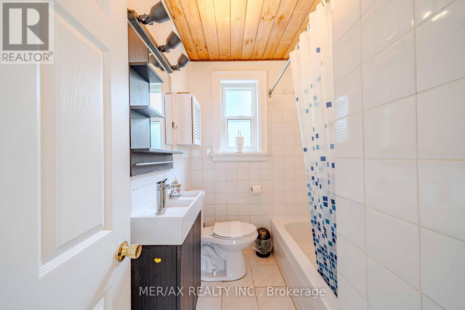91 Steeles Avenue E, Toronto (Newtonbrook East), Ontario  M2M 3Y4 - Photo 18 - C12216073