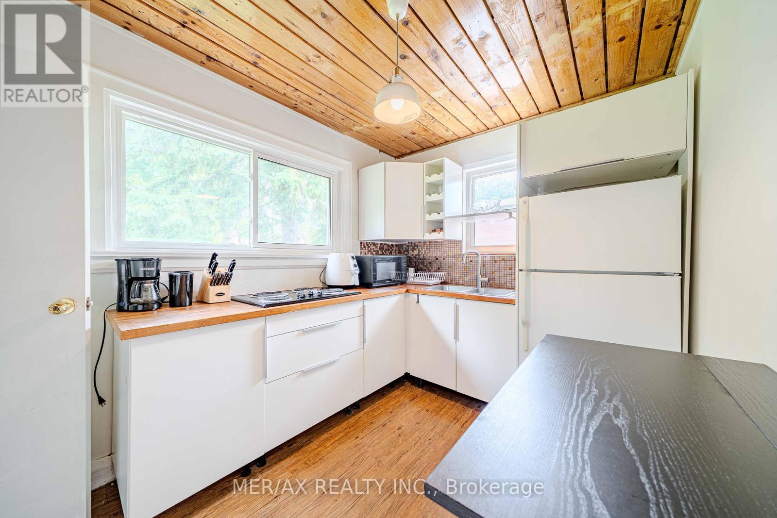 91 Steeles Avenue E, Toronto (Newtonbrook East), Ontario  M2M 3Y4 - Photo 11 - C12216073
