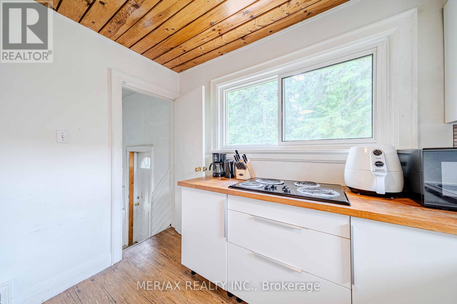 91 Steeles Avenue E, Toronto (Newtonbrook East), Ontario  M2M 3Y4 - Photo 12 - C12216073