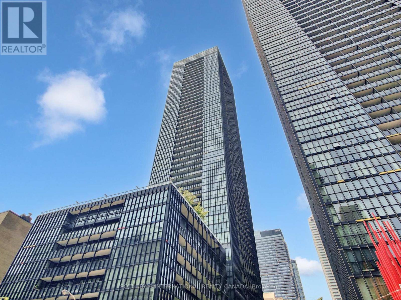 3204 - 101 Charles Street E, Toronto, Ontario  M4Y 1V2 - Photo 2 - C12095010