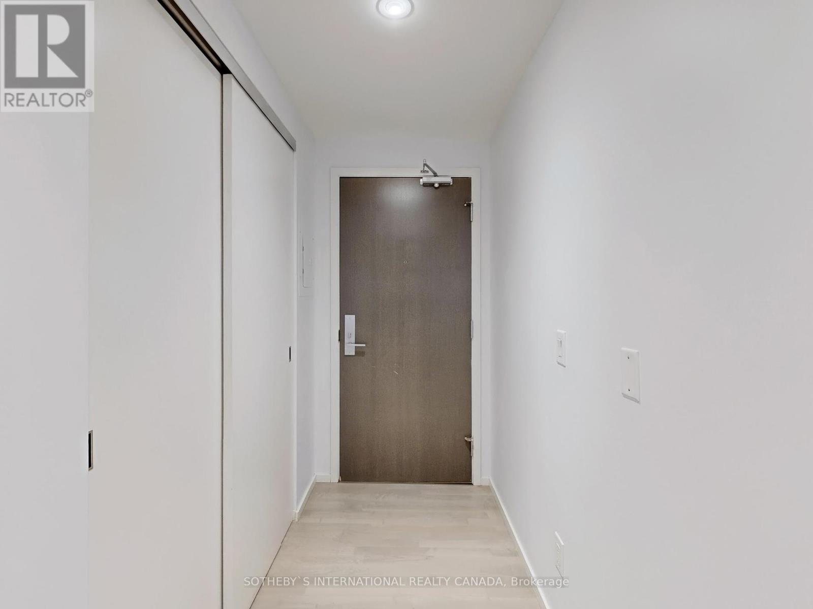 3204 - 101 Charles Street E, Toronto, Ontario  M4Y 1V2 - Photo 4 - C12095010