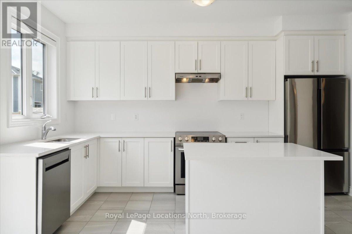 37 Autumn Drive, Wasaga Beach, Ontario  L9Z 0G8 - Photo 10 - S12215507