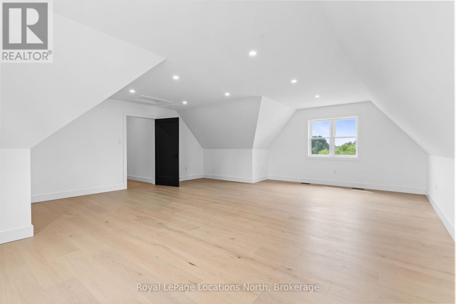 10906 County Road 10, Clearview, Ontario  L0M 1N0 - Photo 26 - S12216098