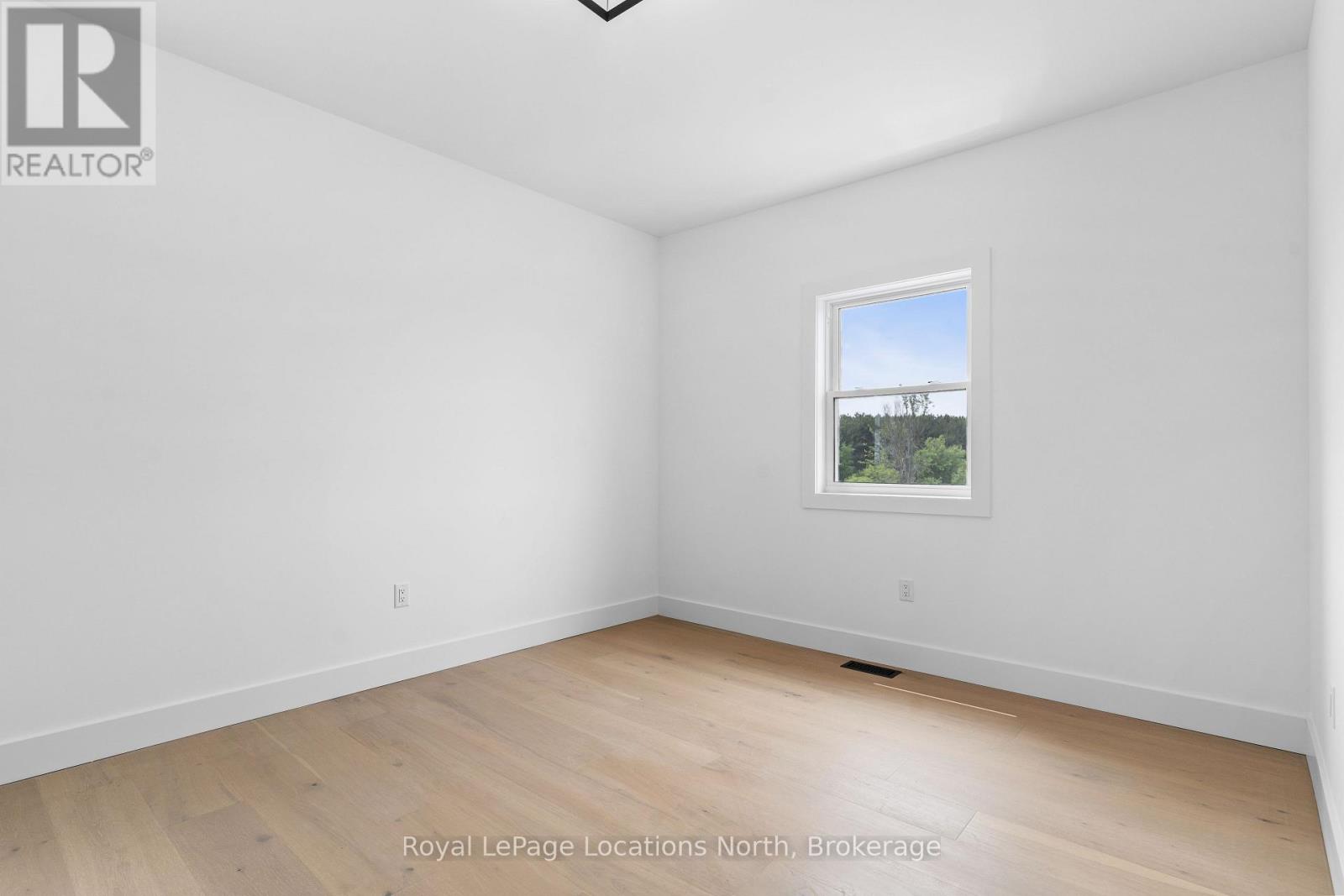 10906 County Road 10, Clearview, Ontario  L0M 1N0 - Photo 31 - S12216098