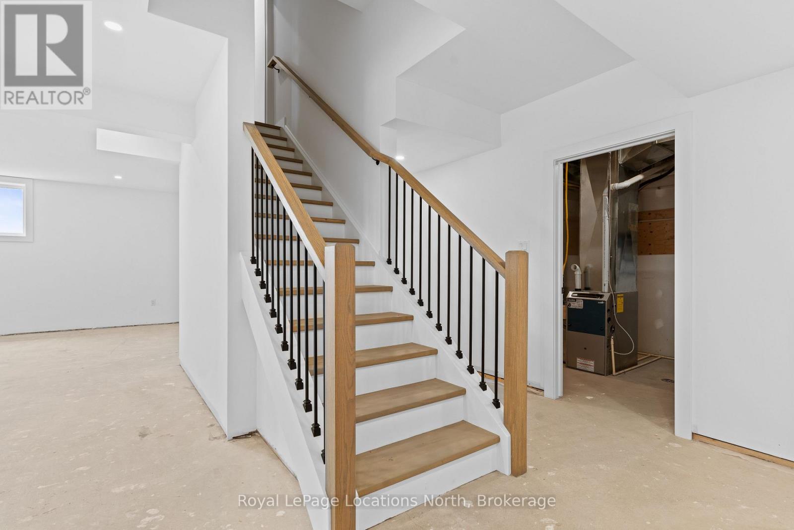 10906 County Road 10, Clearview, Ontario  L0M 1N0 - Photo 42 - S12216098