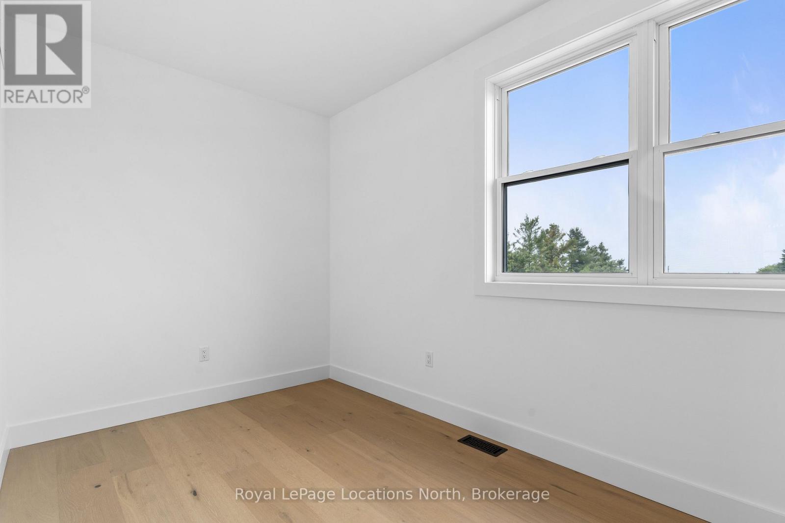 10906 County Road 10, Clearview, Ontario  L0M 1N0 - Photo 36 - S12216098