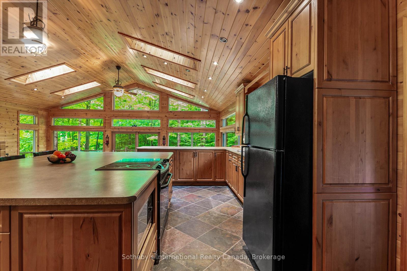 4 Amik Lane, Christian Island 30 (Beausoleil First Nation), Ontario  L9M 0A9 - Photo 7 - S12216392