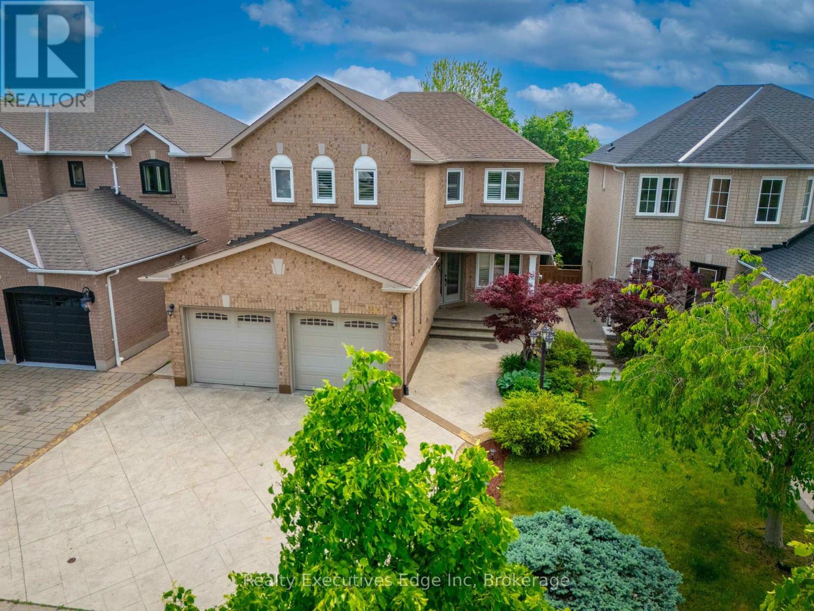 6356 Newcombe Drive, Mississauga (East Credit), Ontario  L5V 2G5 - Photo 3 - W12216467