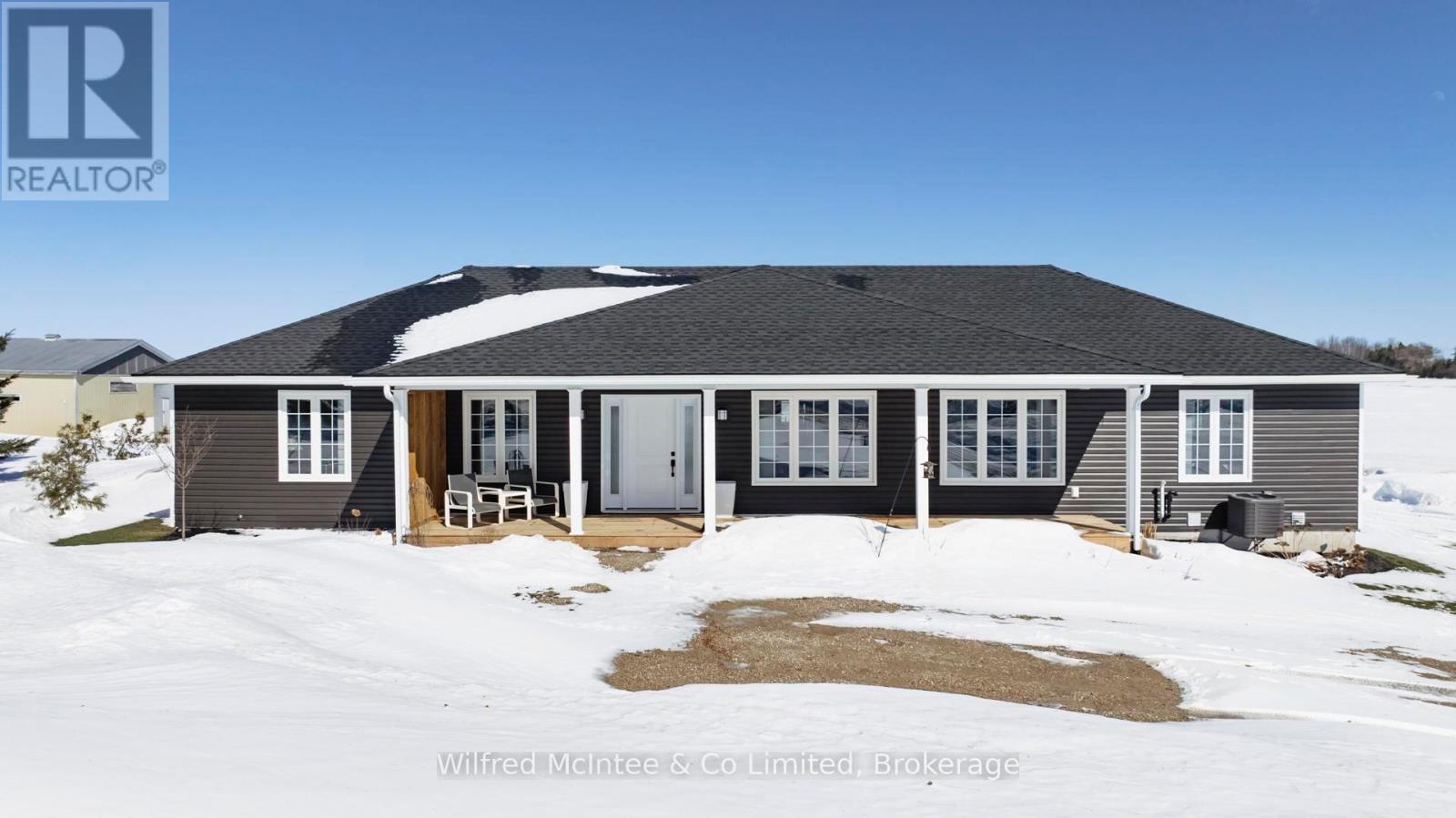 422 Hayes Lake Avenue, Huron-Kinloss, Ontario  N0G 2B0 - Photo 5 - X12010280