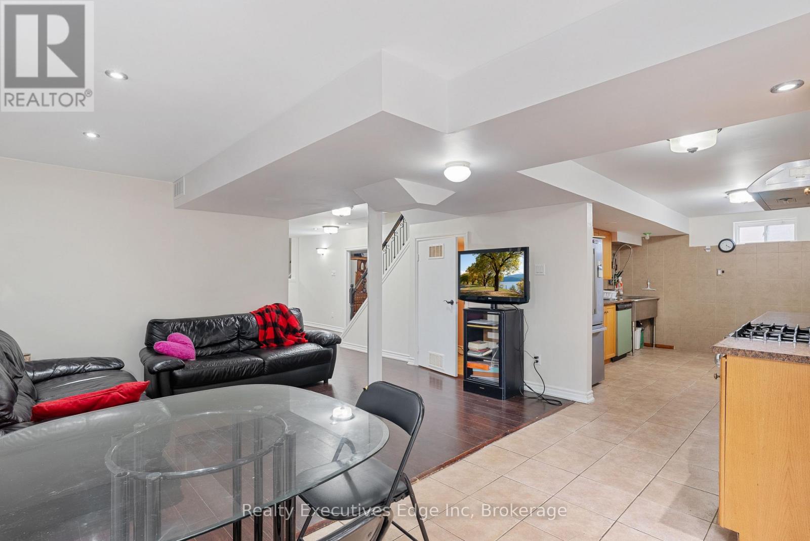 6356 Newcombe Drive, Mississauga (East Credit), Ontario  L5V 2G5 - Photo 20 - W12216467
