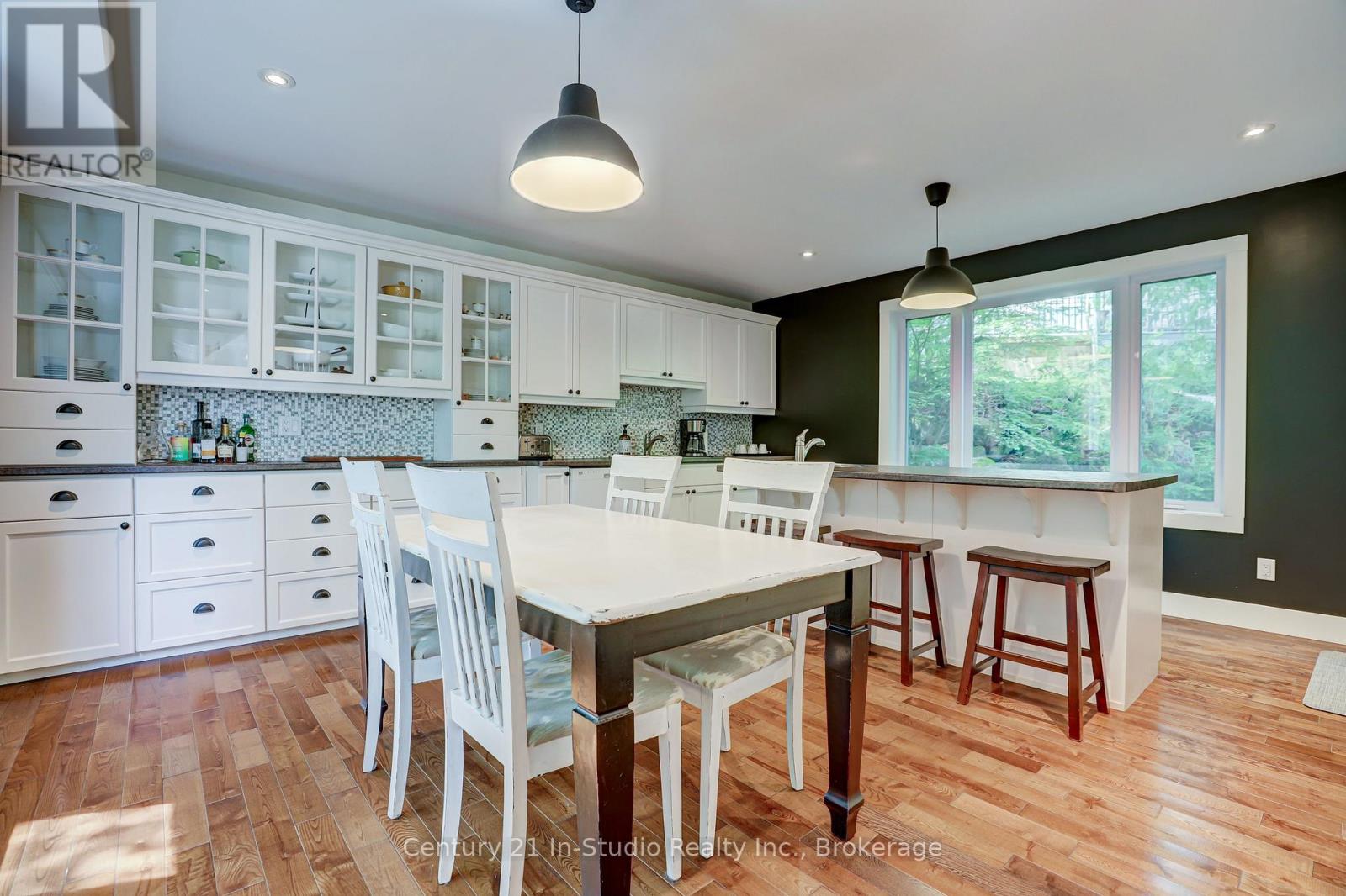 9 13th Avenue, South Bruce Peninsula, Ontario N0H 2T0 - Photo 15 - X12207867