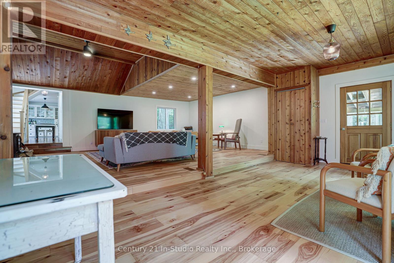 9 13th Avenue, South Bruce Peninsula, Ontario N0H 2T0 - Photo 10 - X12207867