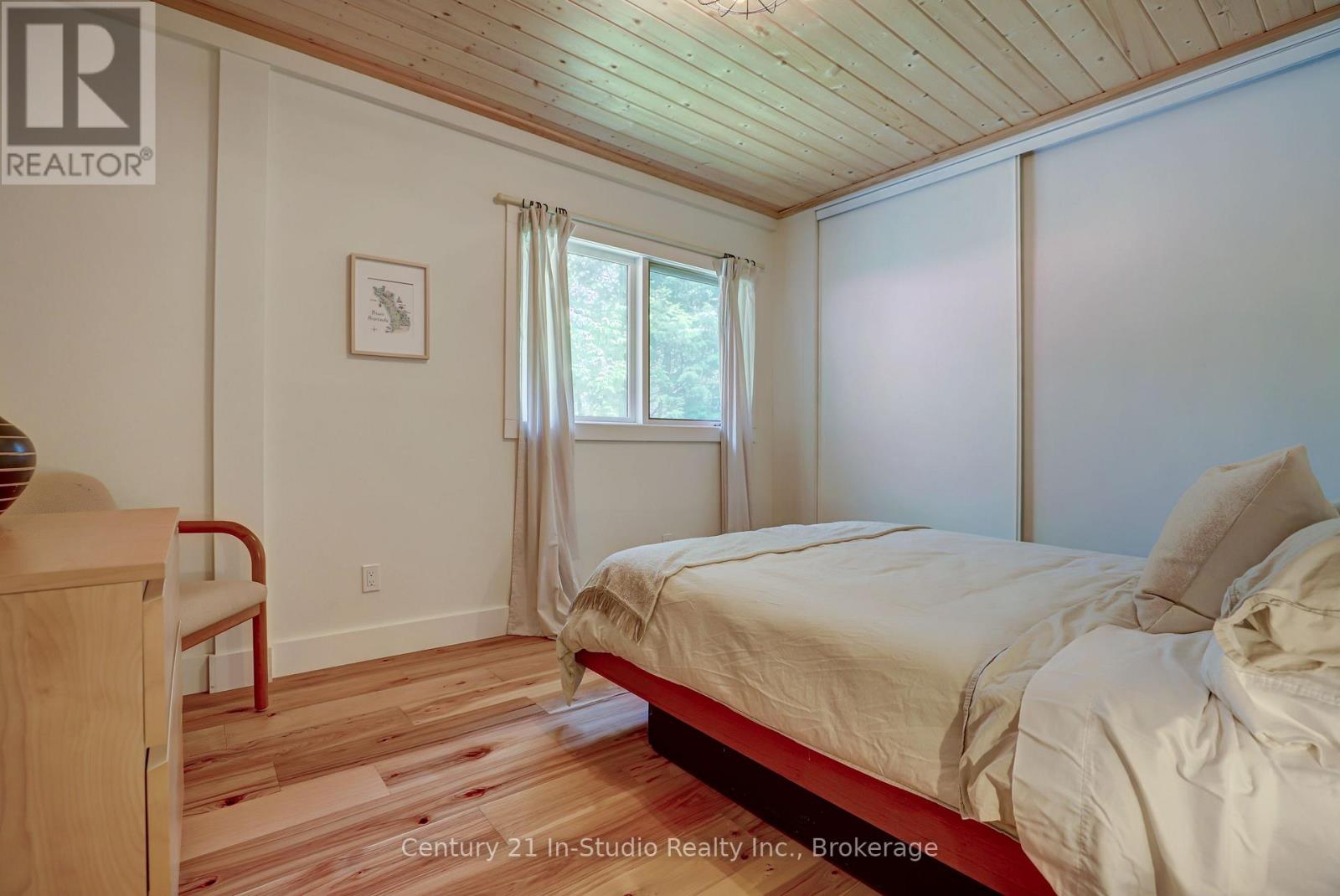 9 13th Avenue, South Bruce Peninsula, Ontario N0H 2T0 - Photo 21 - X12207867