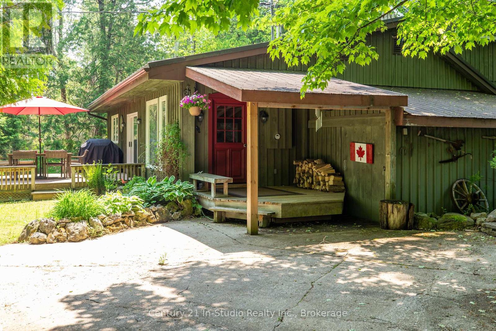 9 13th Avenue, South Bruce Peninsula, Ontario N0H 2T0 - Photo 2 - X12207867