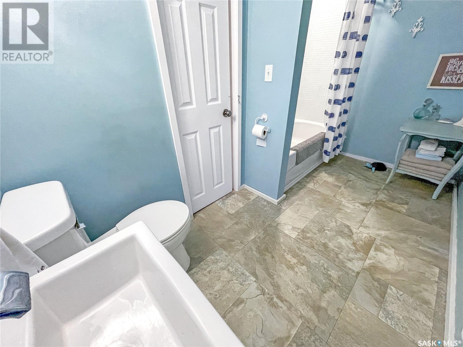 236 Janzen Drive, Lac Pelletier Rm No. 107, Saskatchewan  S0N 2Y0 - Photo 18 - SK009301