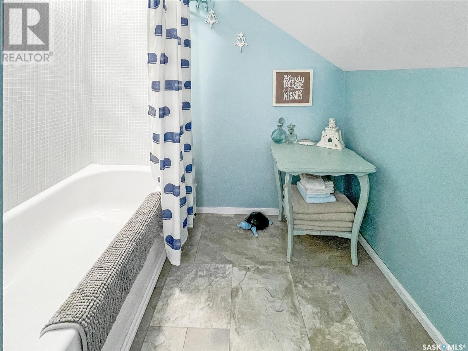 236 Janzen Drive, Lac Pelletier Rm No. 107, Saskatchewan  S0N 2Y0 - Photo 19 - SK009301