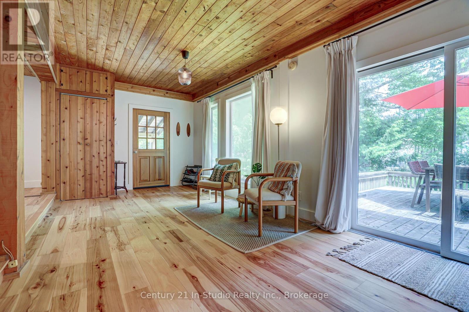 9 13th Avenue, South Bruce Peninsula, Ontario N0H 2T0 - Photo 9 - X12207867
