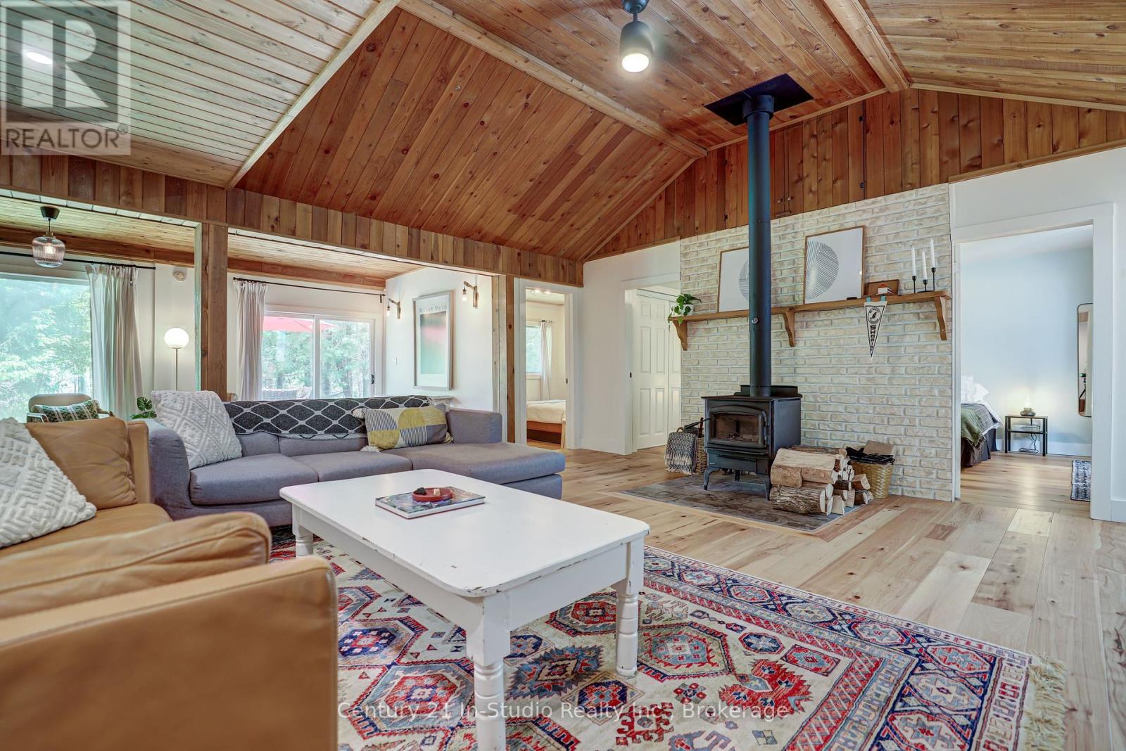 9 13th Avenue, South Bruce Peninsula, Ontario N0H 2T0 - Photo 13 - X12207867