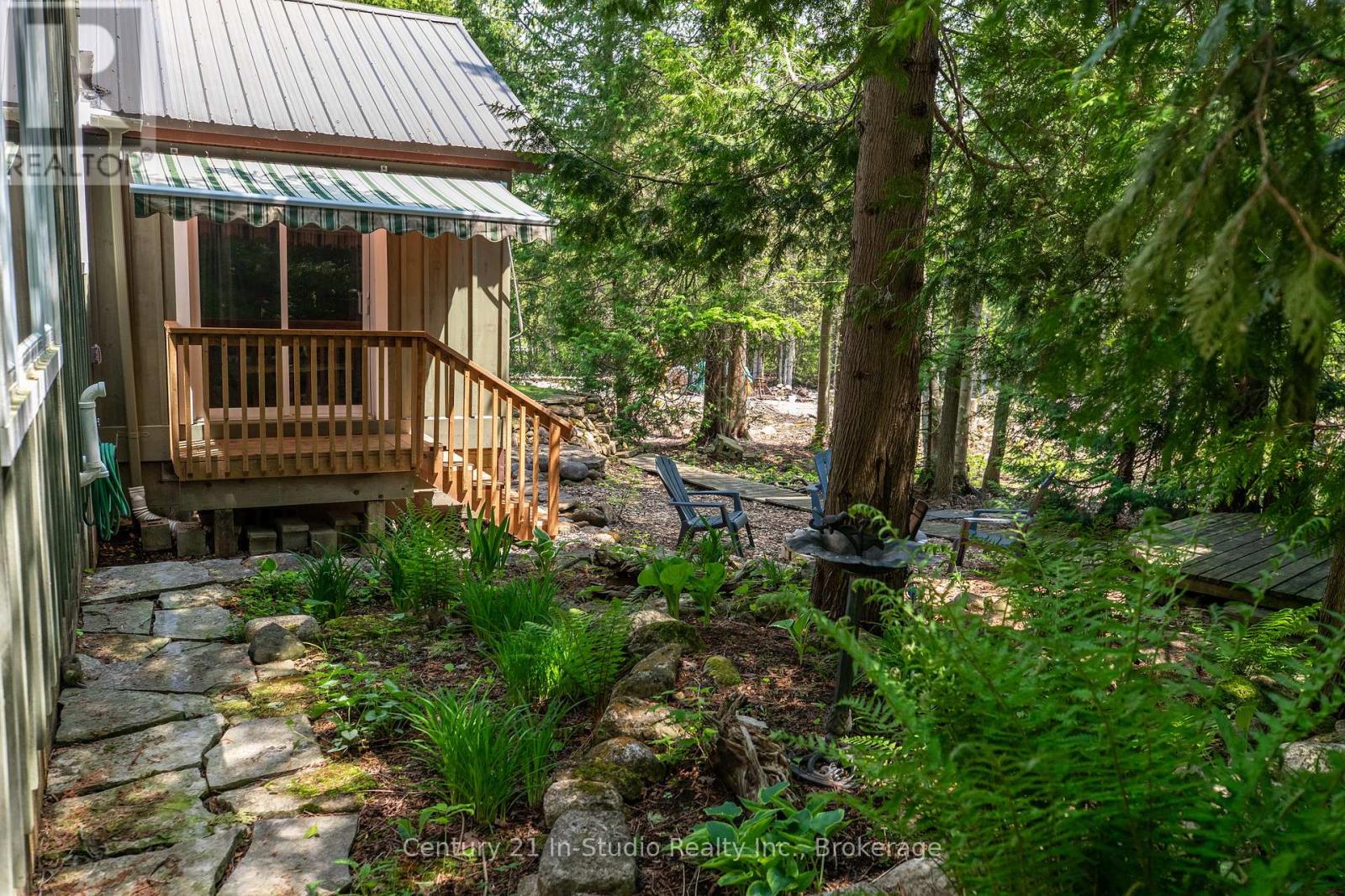 9 13th Avenue, South Bruce Peninsula, Ontario N0H 2T0 - Photo 28 - X12207867