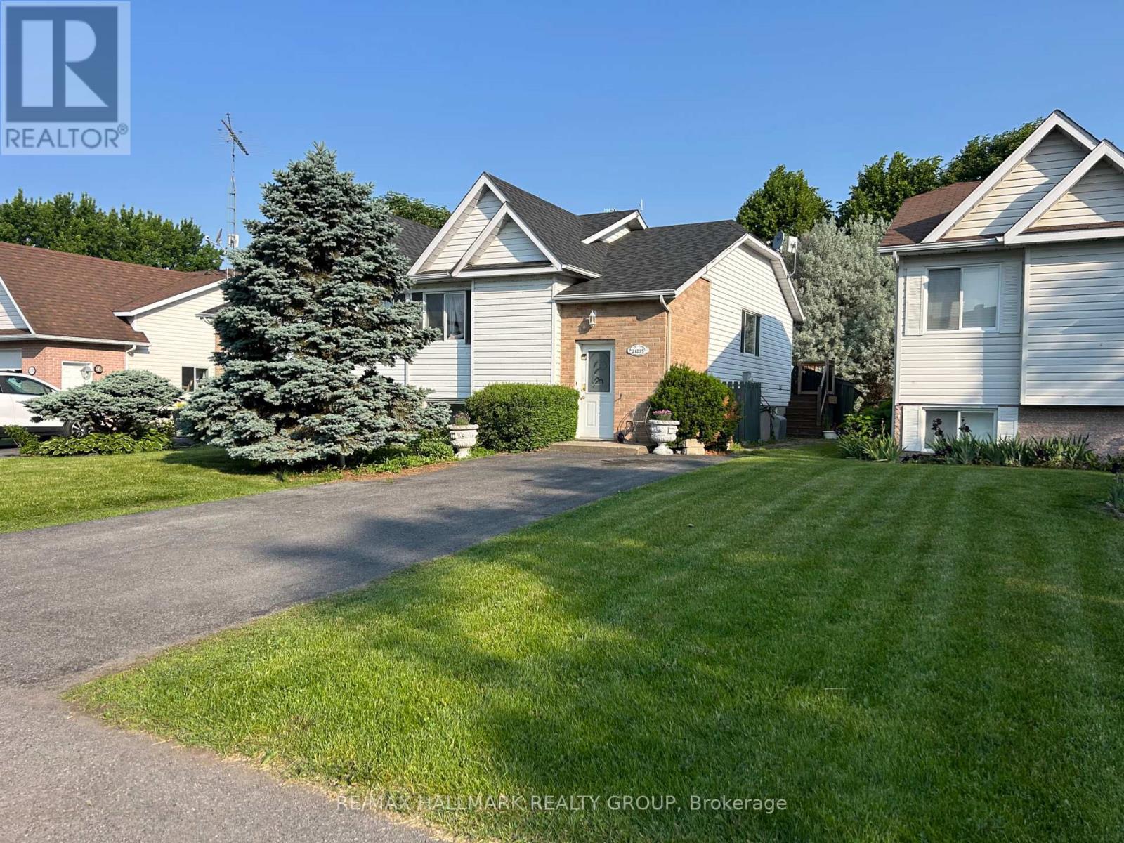 21255 Mc Naughton Court, South Glengarry, Ontario  K0C 1E0 - Photo 1 - X11934811