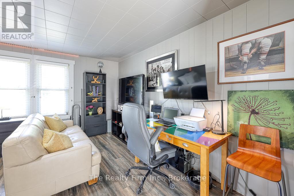 132 Charles Street E, Ingersoll, Ontario  N5C 1K1 - Photo 24 - X12215628