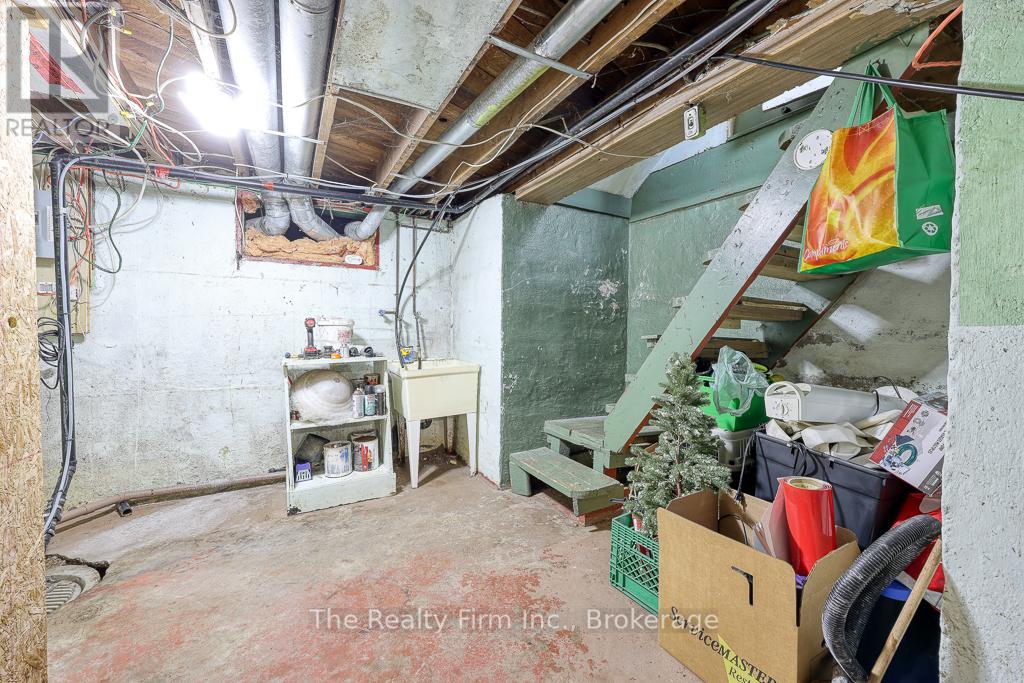 132 Charles Street E, Ingersoll, Ontario  N5C 1K1 - Photo 38 - X12215628