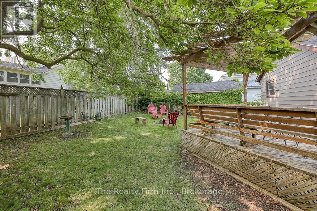 132 Charles Street E, Ingersoll, Ontario  N5C 1K1 - Photo 31 - X12215628