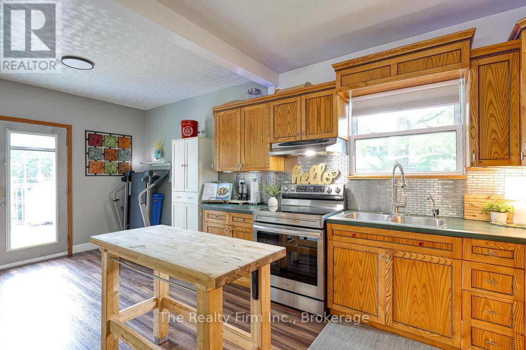 132 Charles Street E, Ingersoll, Ontario  N5C 1K1 - Photo 9 - X12215628