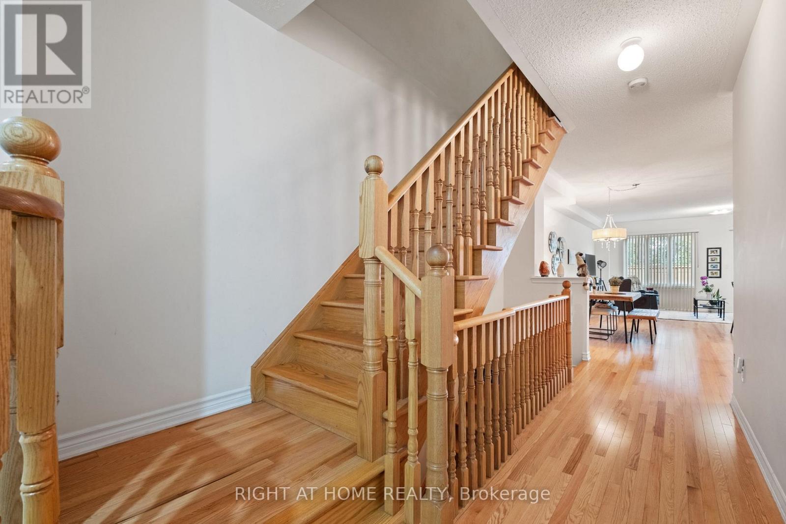 12 - 8777 Dufferin Street, Vaughan (Patterson), Ontario  L4J 8W3 - Photo 4 - N12215947