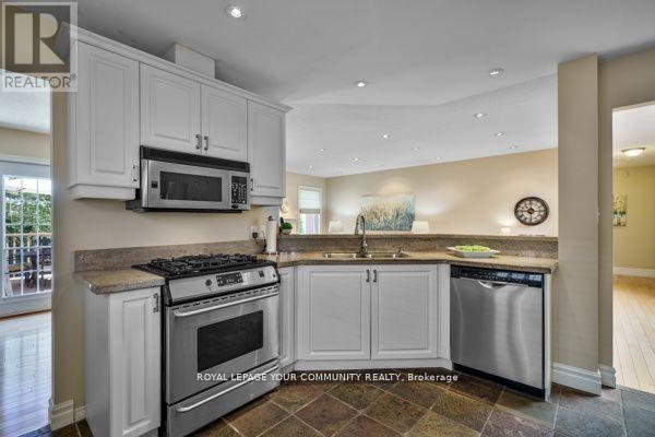 851 Shadrach Drive, Newmarket (Stonehaven-Wyndham), Ontario  L3X 2H2 - Photo 16 - N12215996