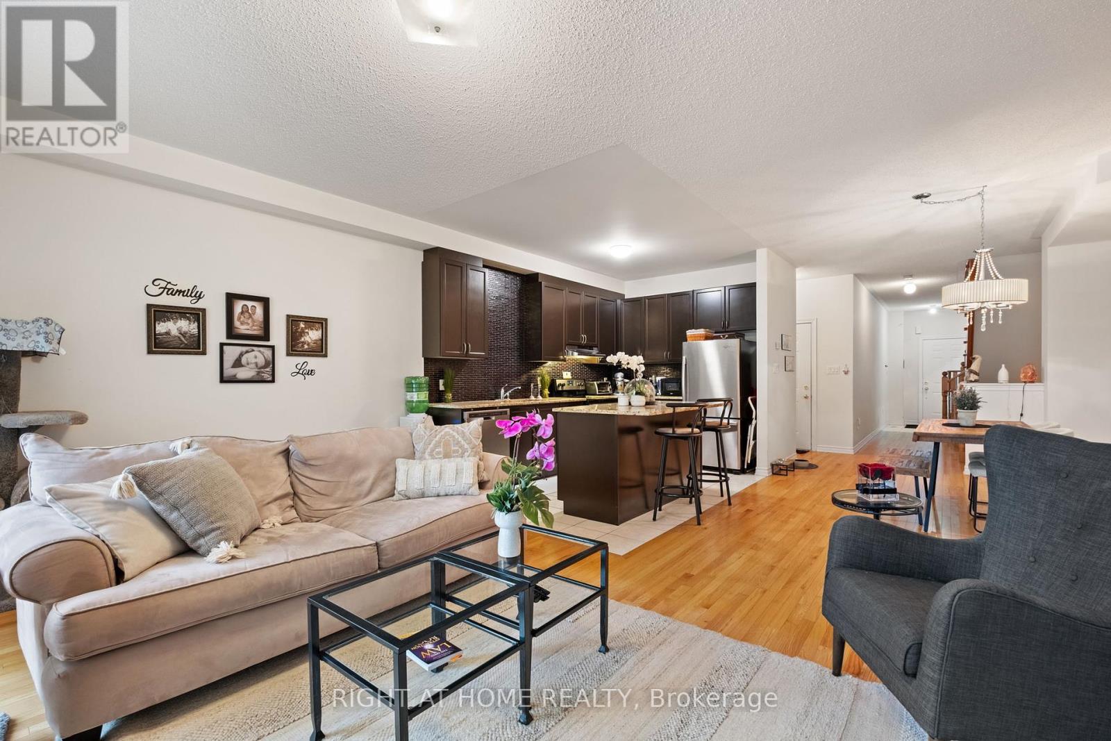 12 - 8777 Dufferin Street, Vaughan (Patterson), Ontario  L4J 8W3 - Photo 8 - N12215947