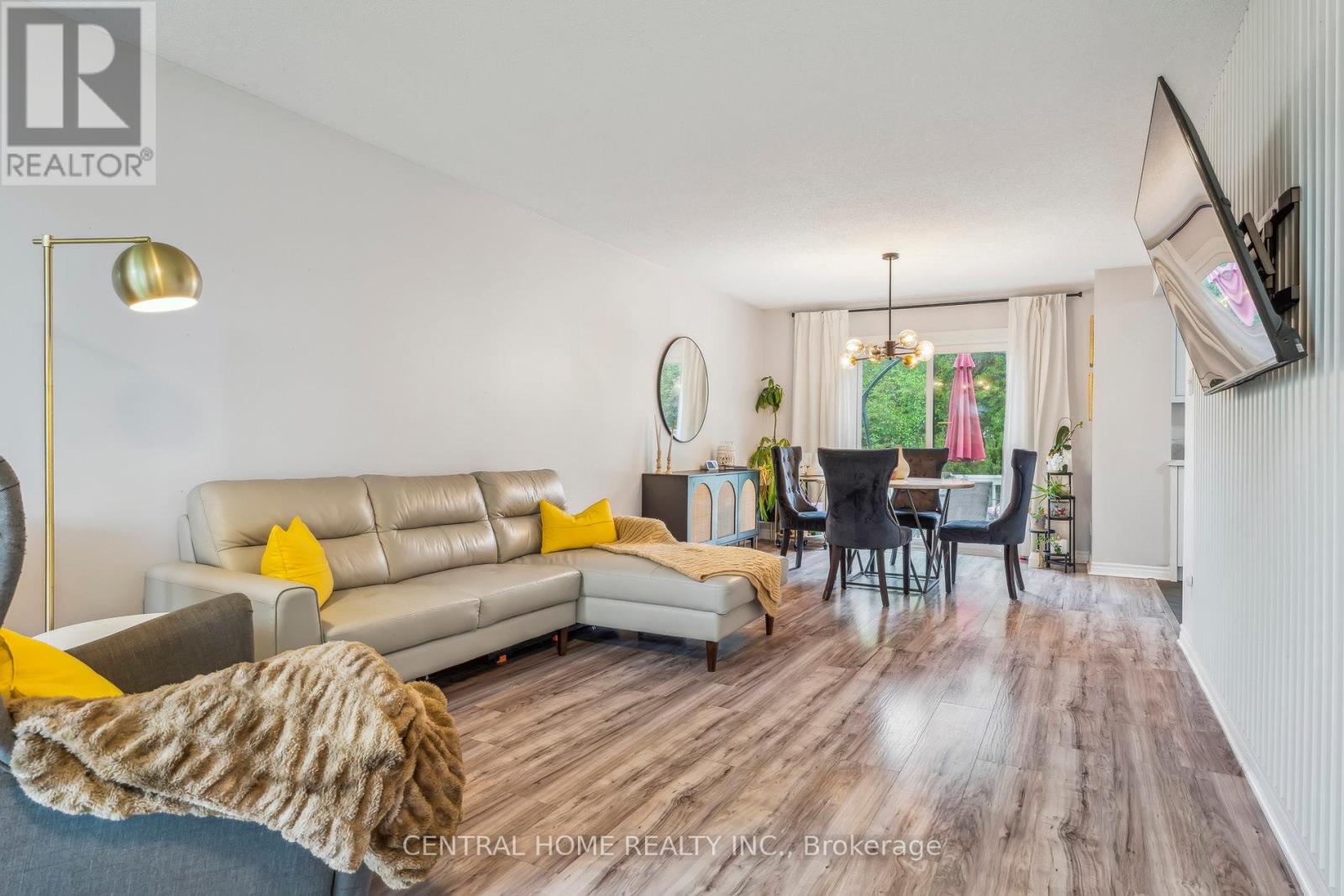 50 Metro Road S, Georgina (Keswick North), Ontario  L4P 3K8 - Photo 4 - N12214260