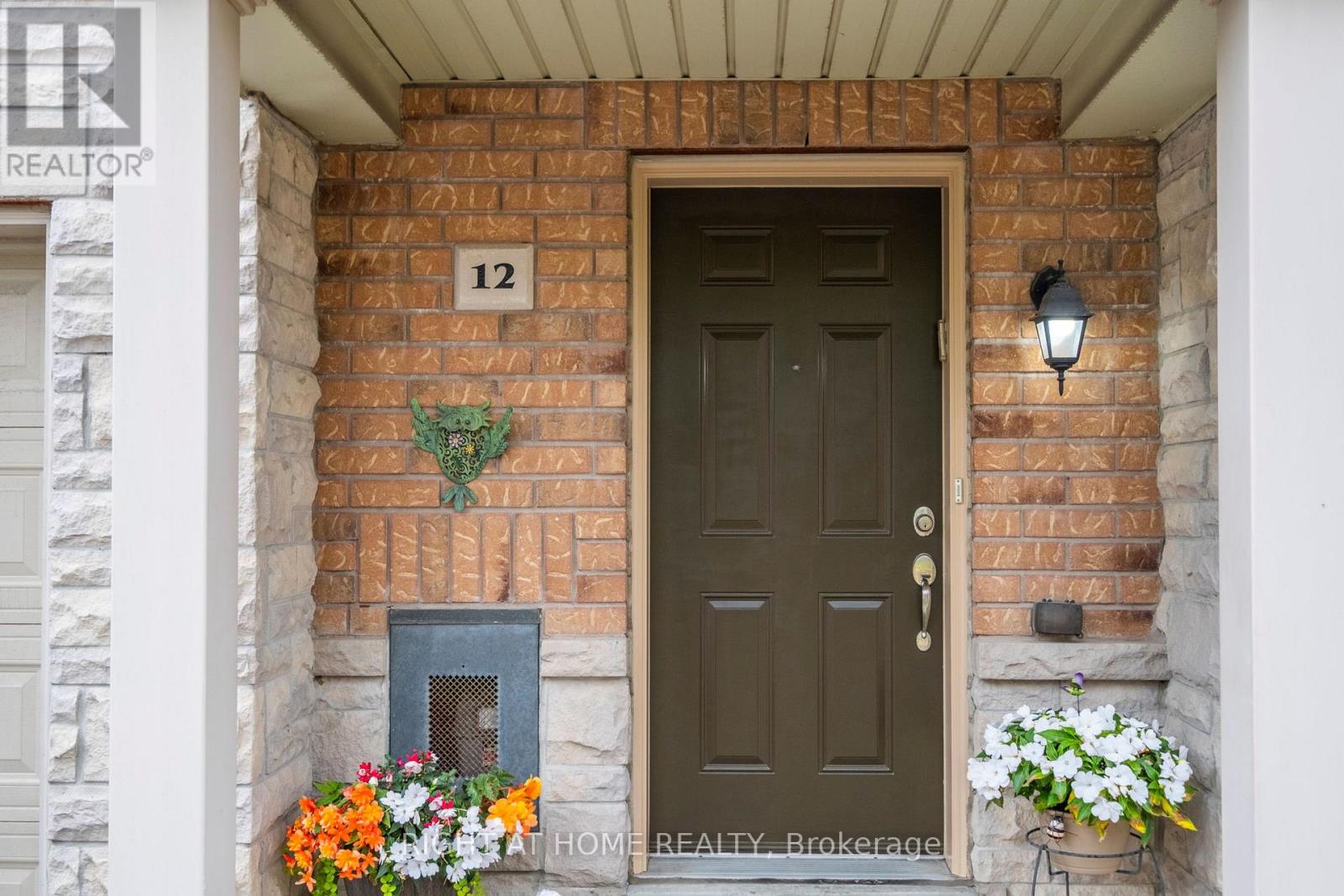 12 - 8777 Dufferin Street, Vaughan (Patterson), Ontario  L4J 8W3 - Photo 2 - N12215947