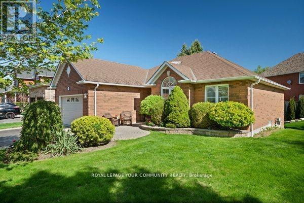 851 Shadrach Drive, Newmarket (Stonehaven-Wyndham), Ontario  L3X 2H2 - Photo 3 - N12215996