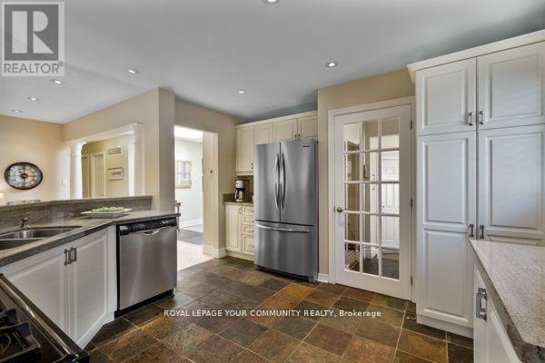 851 Shadrach Drive, Newmarket (Stonehaven-Wyndham), Ontario  L3X 2H2 - Photo 15 - N12215996