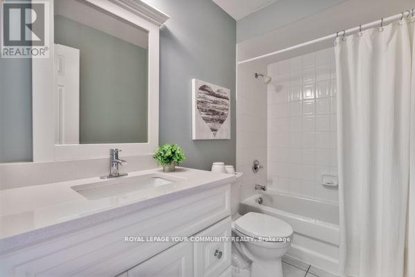 851 Shadrach Drive, Newmarket (Stonehaven-Wyndham), Ontario  L3X 2H2 - Photo 25 - N12215996