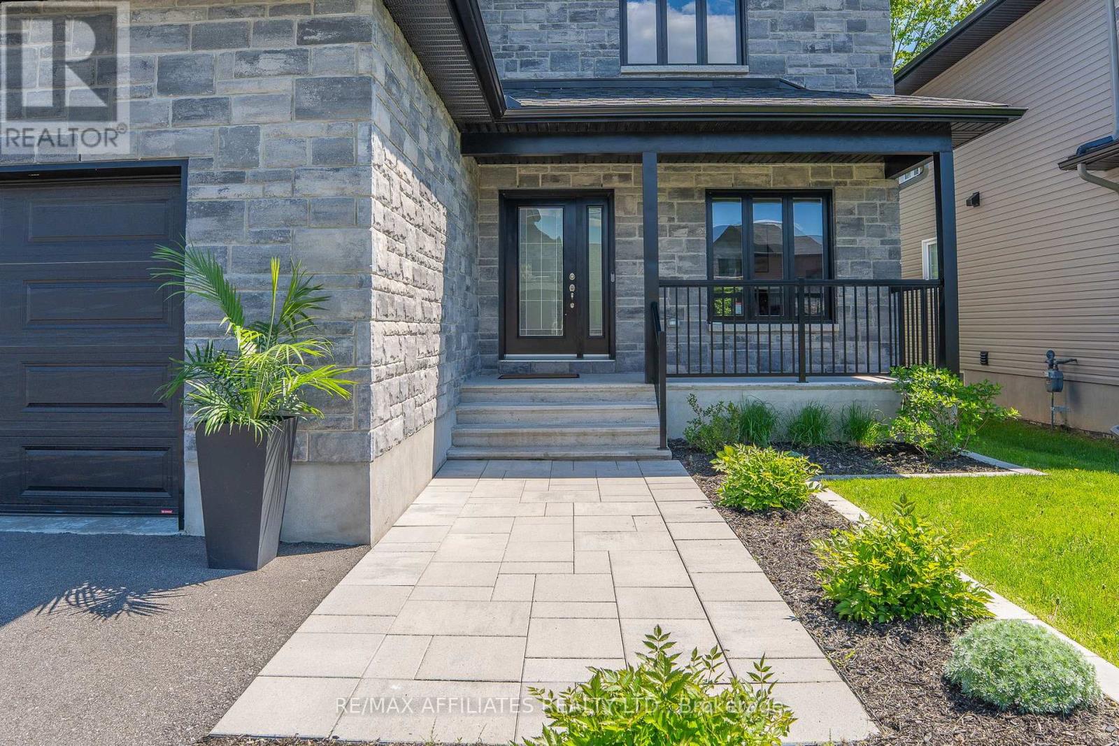 156 Hybrid Street, Russell, Ontario  K0A 1W0 - Photo 3 - X12180258