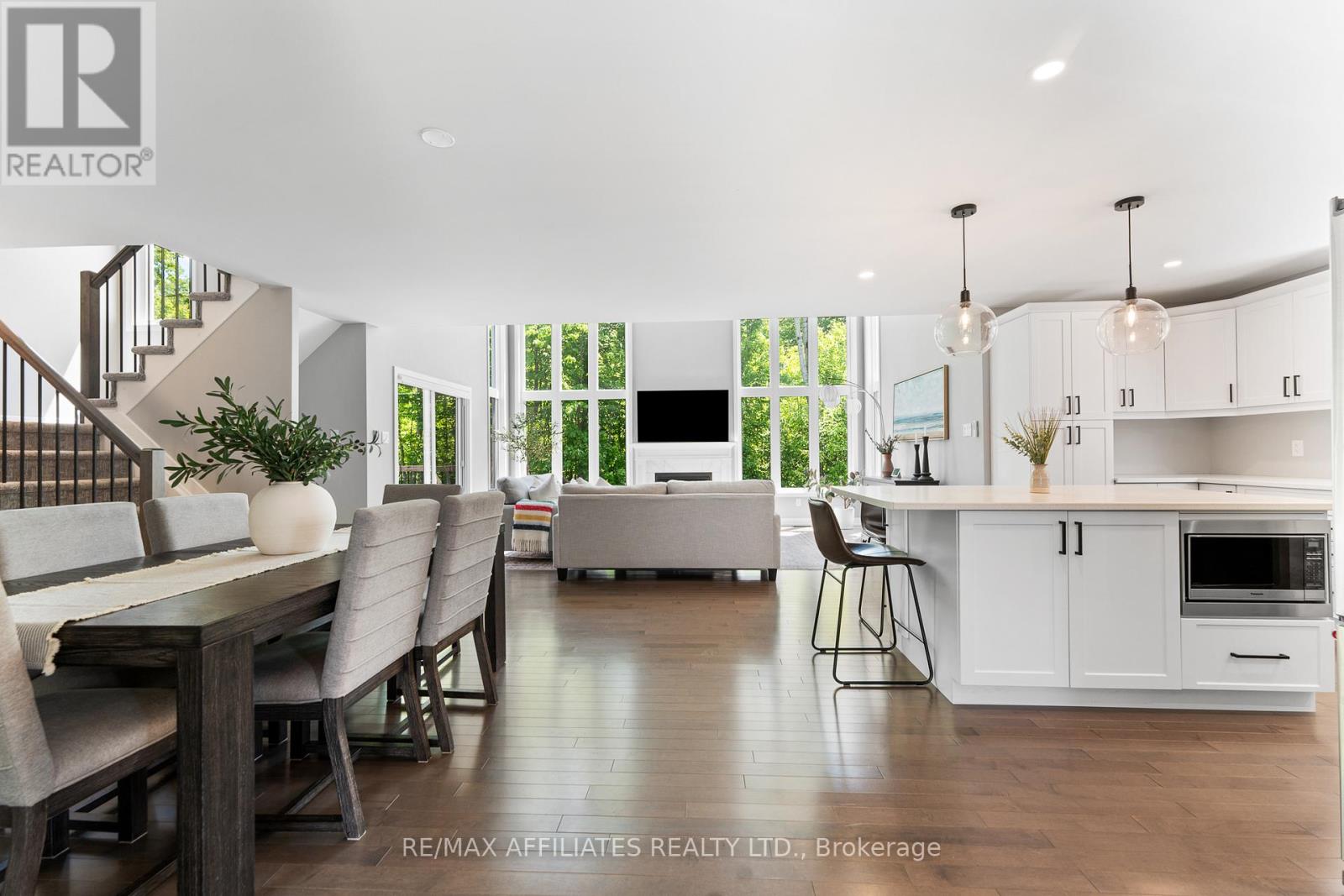 156 Hybrid Street, Russell, Ontario  K0A 1W0 - Photo 4 - X12180258