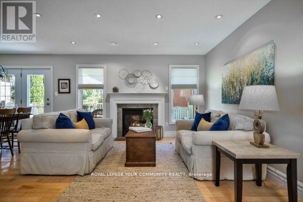 851 Shadrach Drive, Newmarket (Stonehaven-Wyndham), Ontario  L3X 2H2 - Photo 8 - N12215996