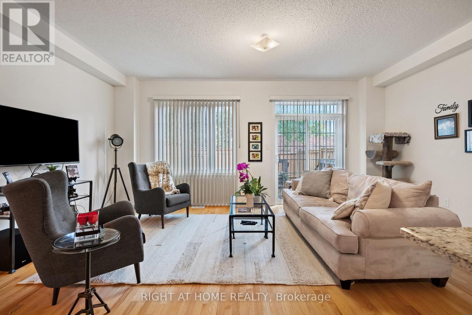12 - 8777 Dufferin Street, Vaughan (Patterson), Ontario  L4J 8W3 - Photo 6 - N12215947