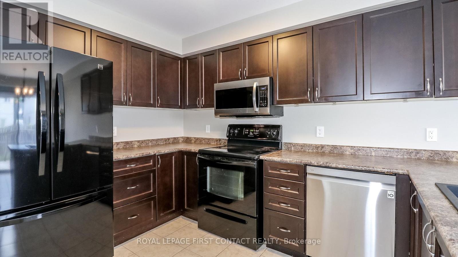 184 Maplewood Drive, Essa (Angus), Ontario  L0M 1B4 - Photo 18 - N12216015