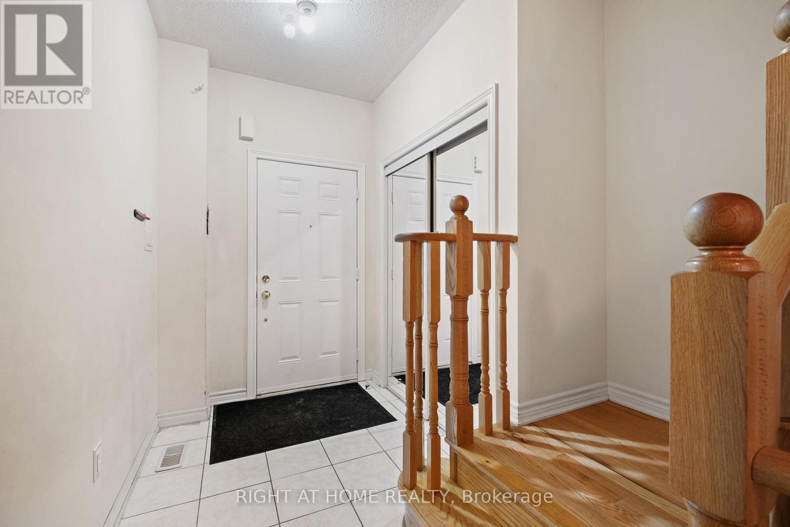 12 - 8777 Dufferin Street, Vaughan (Patterson), Ontario  L4J 8W3 - Photo 3 - N12215947