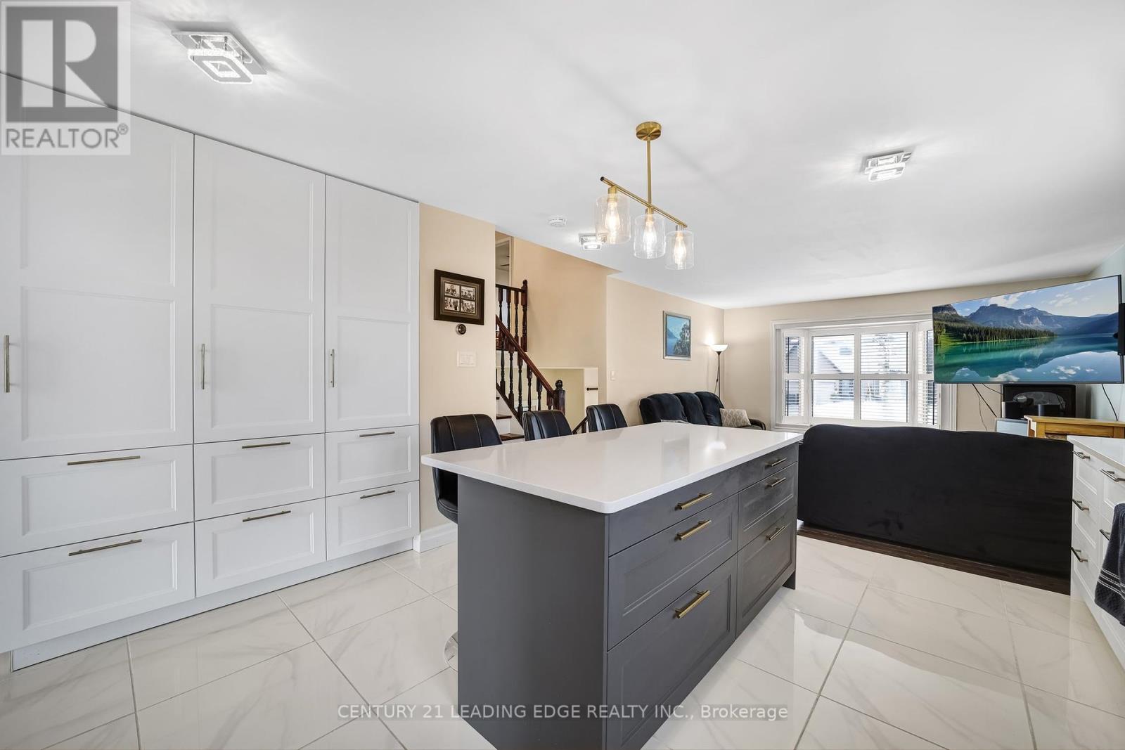 12 Mckeown Street, New Tecumseth (Beeton), Ontario  L0G 1A0 - Photo 11 - N12216047