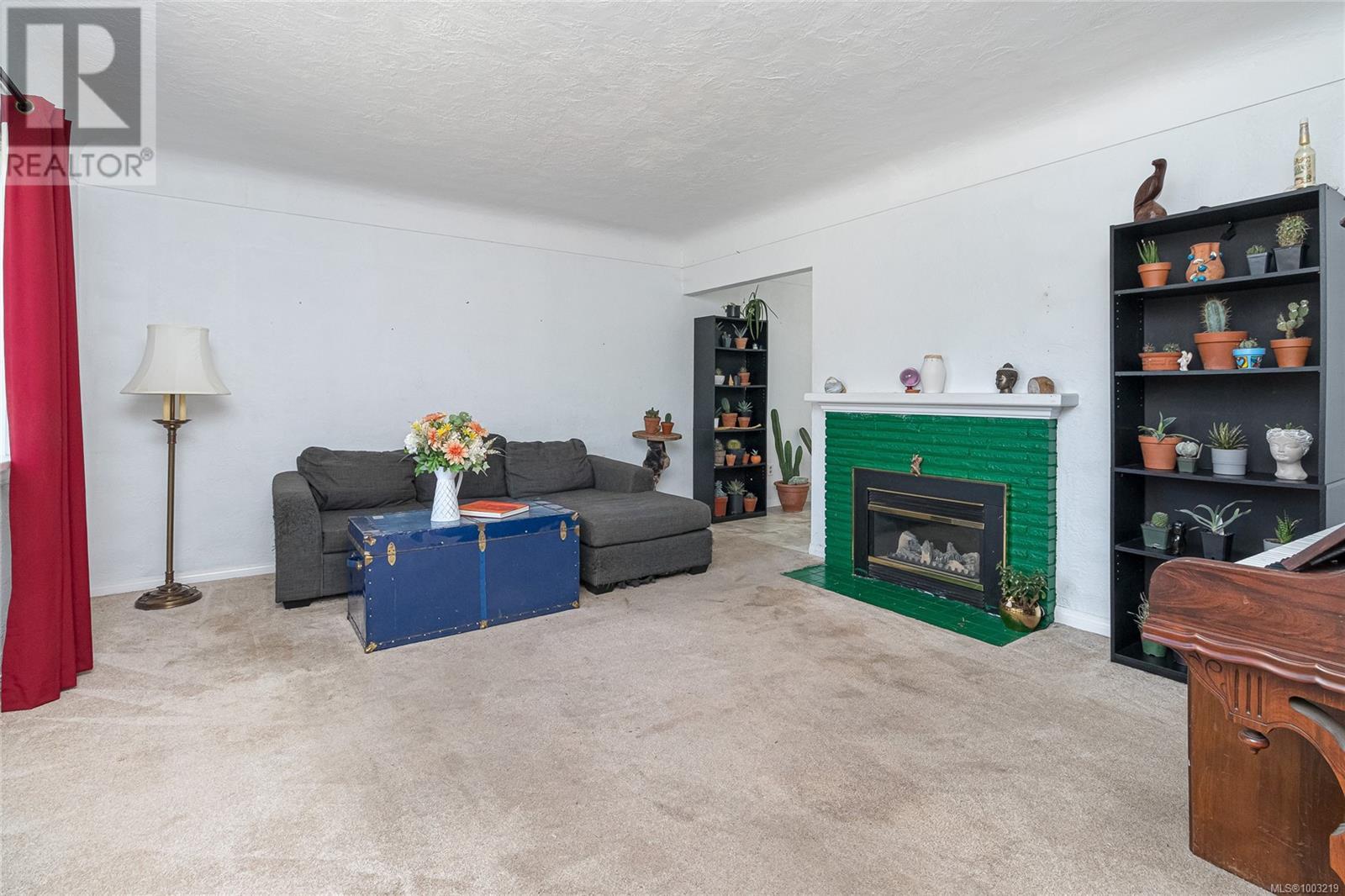 3228 Service St, Saanich, British Columbia  V8P 4M7 - Photo 6 - 1003219