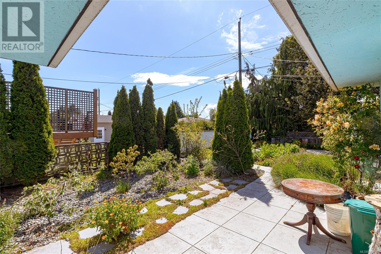 3228 Service St, Saanich, British Columbia  V8P 4M7 - Photo 34 - 1003219