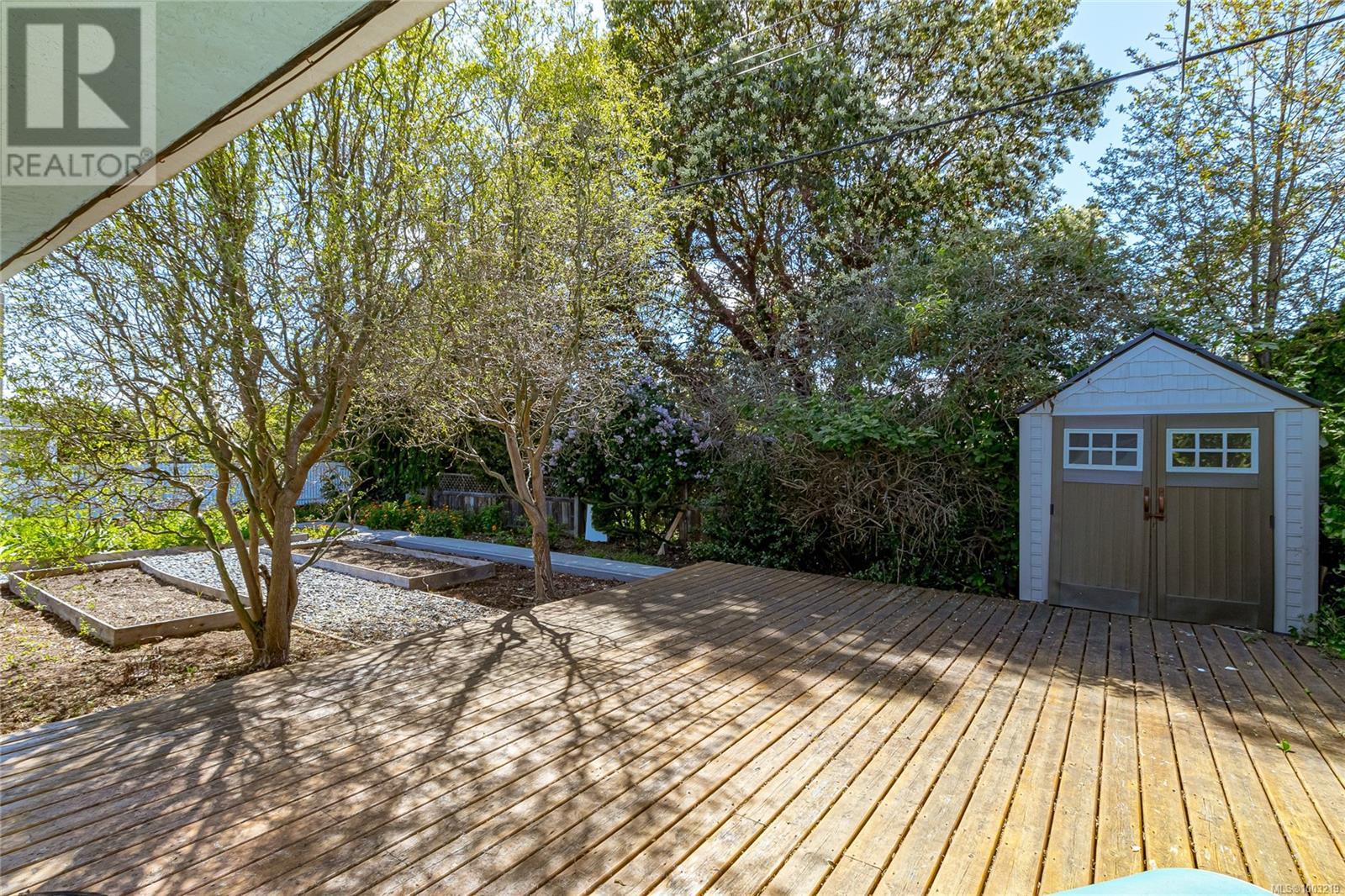 3228 Service St, Saanich, British Columbia  V8P 4M7 - Photo 39 - 1003219
