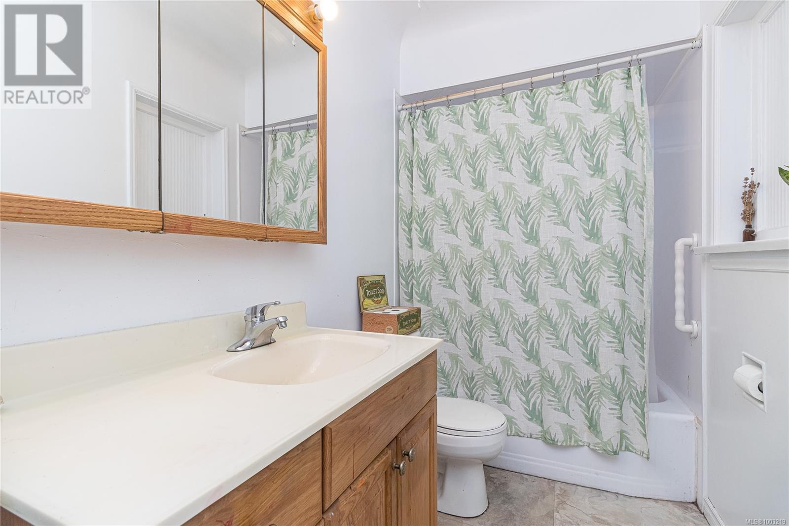 3228 Service St, Saanich, British Columbia  V8P 4M7 - Photo 25 - 1003219