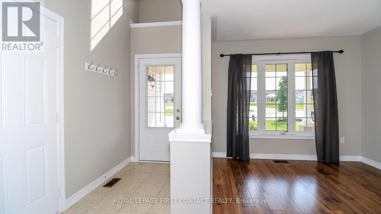 184 Maplewood Drive, Essa (Angus), Ontario  L0M 1B4 - Photo 6 - N12216015
