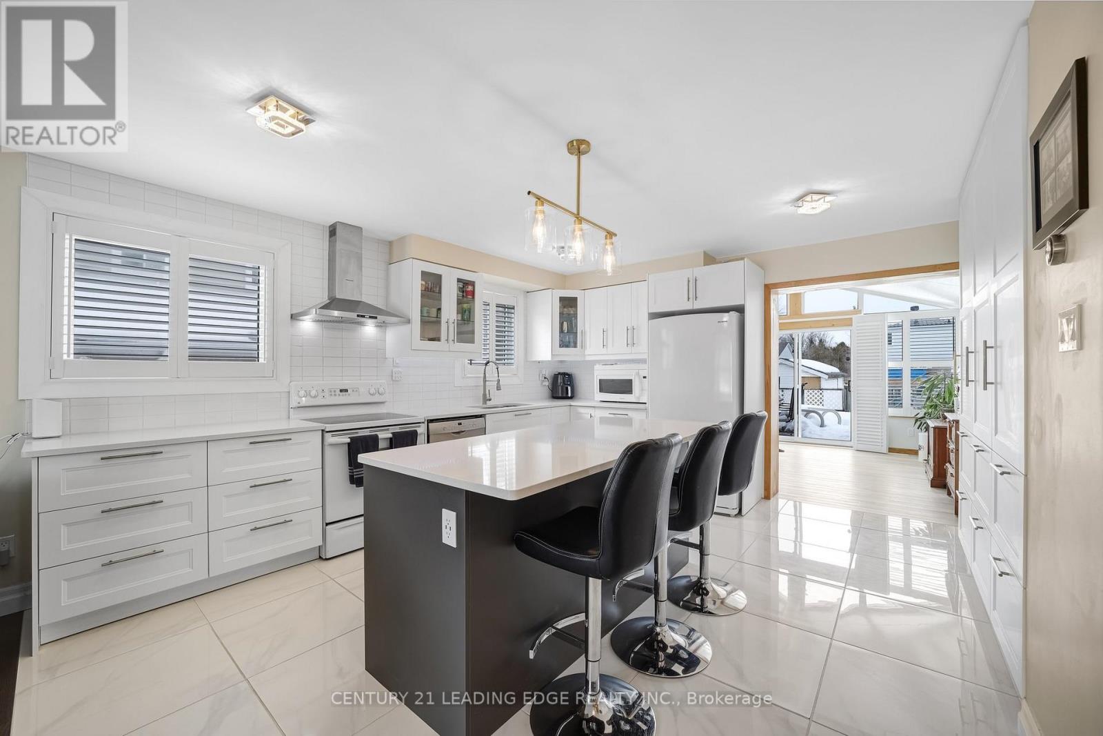 12 Mckeown Street, New Tecumseth (Beeton), Ontario  L0G 1A0 - Photo 1 - N12216047